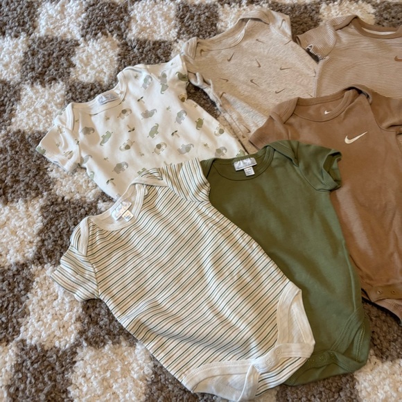 baby boy nike bundle - Picture 3 of 3